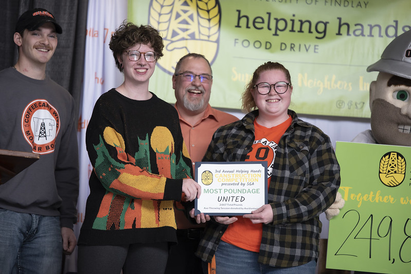 4HelpingHands_53305562868_15d1493269_c