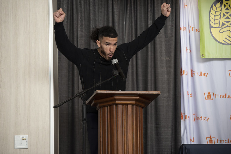 5HelpingHands_53305640288_89532c53e2_c